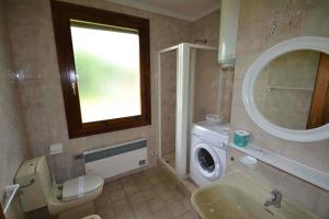 Bifamiliare con ampio giardino zona supermercato