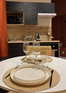 Le Laguiche Chic Modern Studio