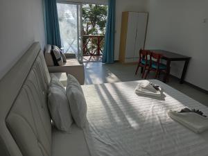 Totò Pizza Bungalows and Sea View Restaurant