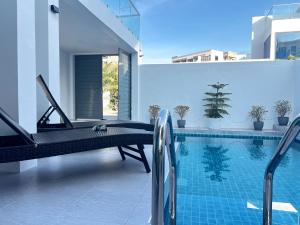 modern pool villa 5 minutes to walking street & beach