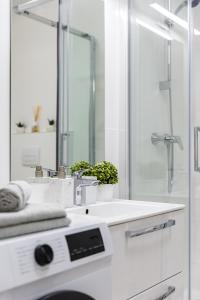 Lake City Harmony with Free Parking