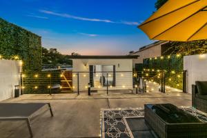 Hollywood Hills Modern Retreat