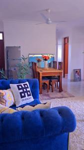 Dream 3BR APT,a stroll to the Beach & Naivas Mall,Alcapone