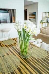 HomesGetaway-Lovely 3BR+Maids Room in Downtown Views