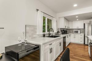 Hollywood Hills Modern Retreat