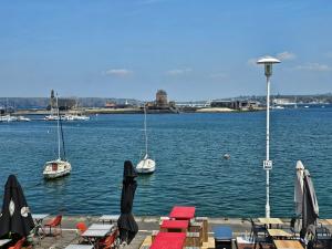 Quiétude sur le port de Camaret