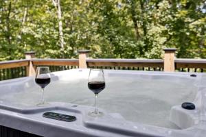 Smoky Shores Lakeview Cabin by Beyond Expectations