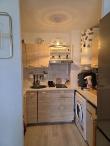 Apartment with View and Terrace in Fréjus