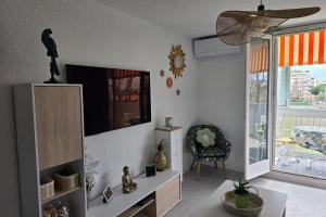 Apartment with View and Terrace in Fréjus