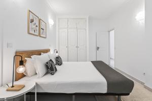 Modern 1Bdr Flat with Pool in Albufeira by LovelyStay