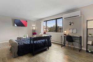 Cozy2bd Aurora Chgolnd Freeparkg Sleeps6 FreeWI-FI