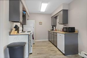 Cozy2bd Aurora Chgolnd Freeparkg Sleeps6 FreeWI-FI