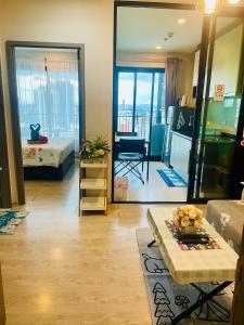The base Central Pattaya 1098 by Numam