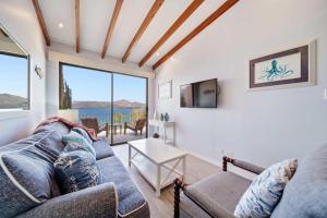 Oceanfront Veranda, Ocean Views, Free Concierge & 7-Min Walk to Beach