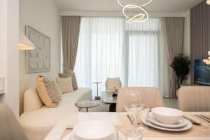 Luxury 1BR LIV Marina Modern with Marina View