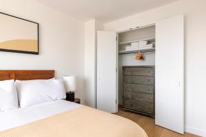 Blueground Long Island City washer nr Gantry Plaza NYC-2022