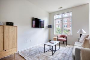 Blueground Hoboken jacuzzi nr Pier A Park NYC-1472