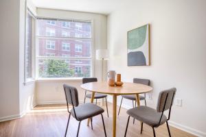 Blueground Hoboken jacuzzi nr Pier A Park NYC-1472