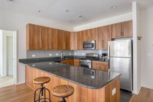 Blueground Hoboken jacuzzi nr Pier A Park NYC-1472