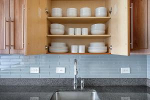 Blueground Hoboken jacuzzi nr Pier A Park NYC-1472