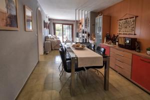 Casa Aurora, piscina , wifi, Jardin 5-6 pax