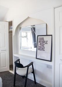 Bright & Airy 4x Bed House with Parking
