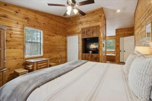 A Dream Romance by Beyond Expectations w Hot Tub