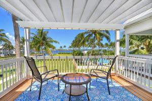 Waterfront luxury Villa