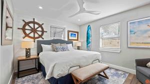 The Surf House: Stylish 2BR Haven