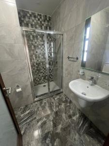 St Julians Apt with Terrace by Spinola -Paceville