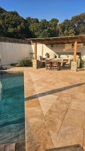 Villa Pinarello, Piscine et Mer