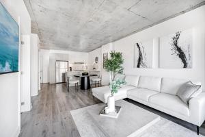 Sleek SoHo Space -Downtown Montreal - Bell Centre - Free Parking