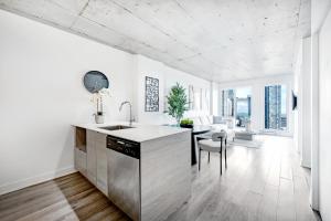 Sleek SoHo Space -Downtown Montreal - Bell Centre - Free Parking