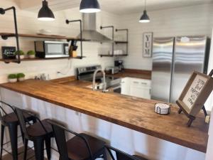 Turkey Nest by Beyond Expectations Renovated 2BR
