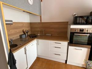 Charmant pavillon climatisé avec piscine, proche plage - FR-1-732-46