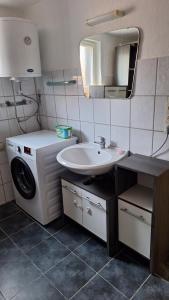 Helle 2,5 Zimmer Wohnung mit großer Terrasse