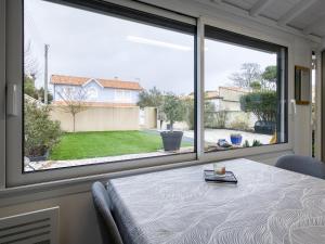 Maison familiale à 100m de la plage avec jardin clos et parking, pour 6 personnes - FR-1-258-190