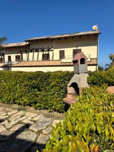 EIGHTEEN KT GOLDEN APARTMENT - With garden and private parking just 5 minutes walk from the historic center