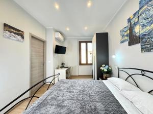 Art Room - a stones throw from Piazza Maggiore