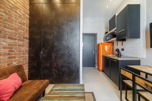 Charming 1 Bdr Downtown