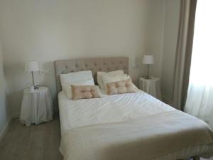 Casa con aparcamiento jardín y vistas a las bahia