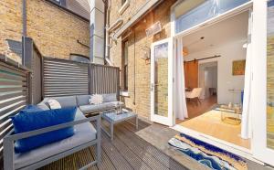 INTERIOR-DESIGN Apartment with HUGE Terrace