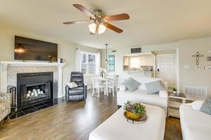 Easy-Access Lake Hamilton Condo with Fireworks View