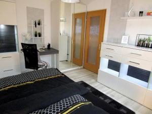 Moderne große Wohnung in herrlichem Naturgrundstück