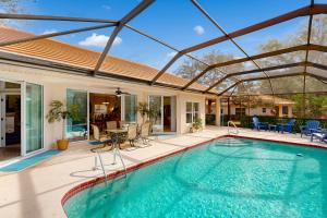 Golfers Oasis w Pool in Black Diamond Ranch!