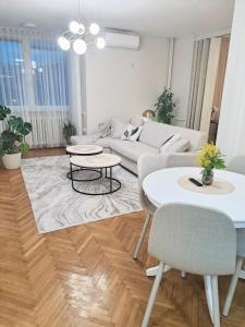 Central Skopje Luxury Two-Bedroom Apartment - Private Parking