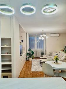 Central Skopje Luxury Two-Bedroom Apartment - Private Parking