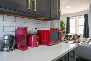 Spacious 3BR Apartment Near MetLife - Free Parking