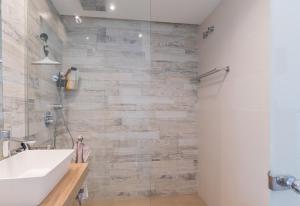 Luxury Penthouse with Rooftop