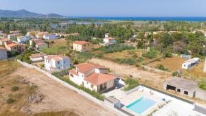Appartamento Posada con piscina e parcheggio privato vicino al mare